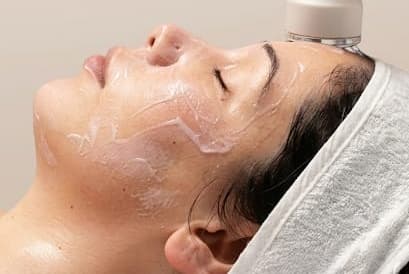 Deep Moisture Infusion & Hydration Therapy